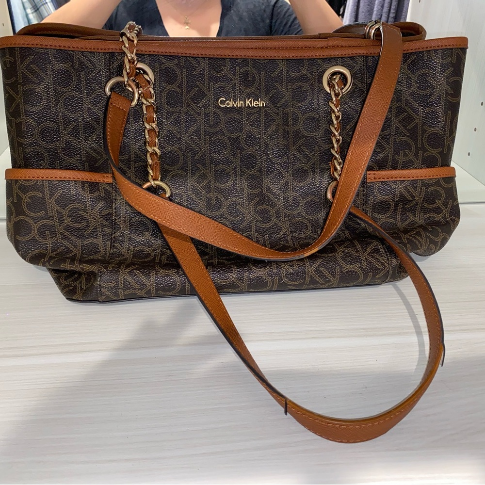 Calvin Klein Classic Logo Shoulder Bag